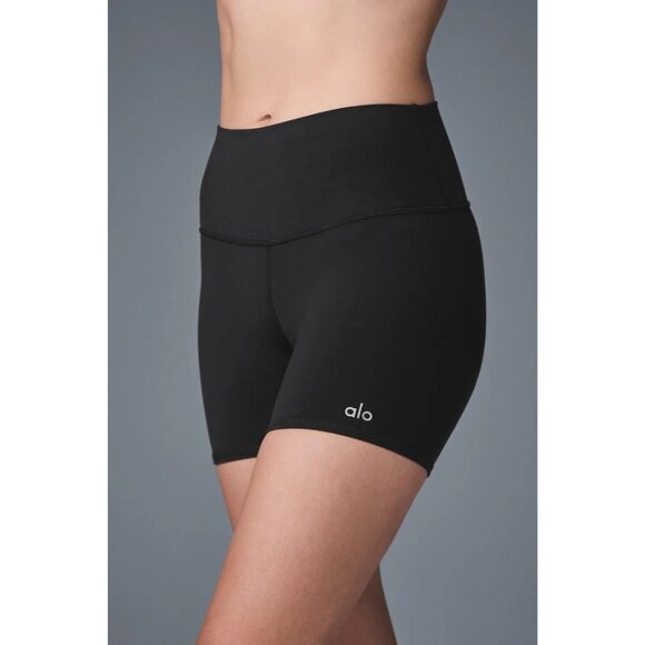 ALO Yoga 5" Airbrush High Waist Biker Shorts in Black - Picture 3 of 6